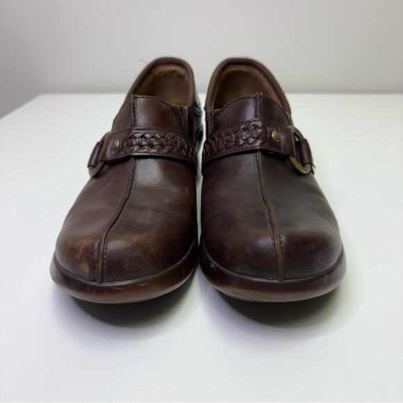 Ariat Women’s 9 Shasta Brown Leather Harness Slip On Comfort Closed Clog Shoe - Picture 2 of 7